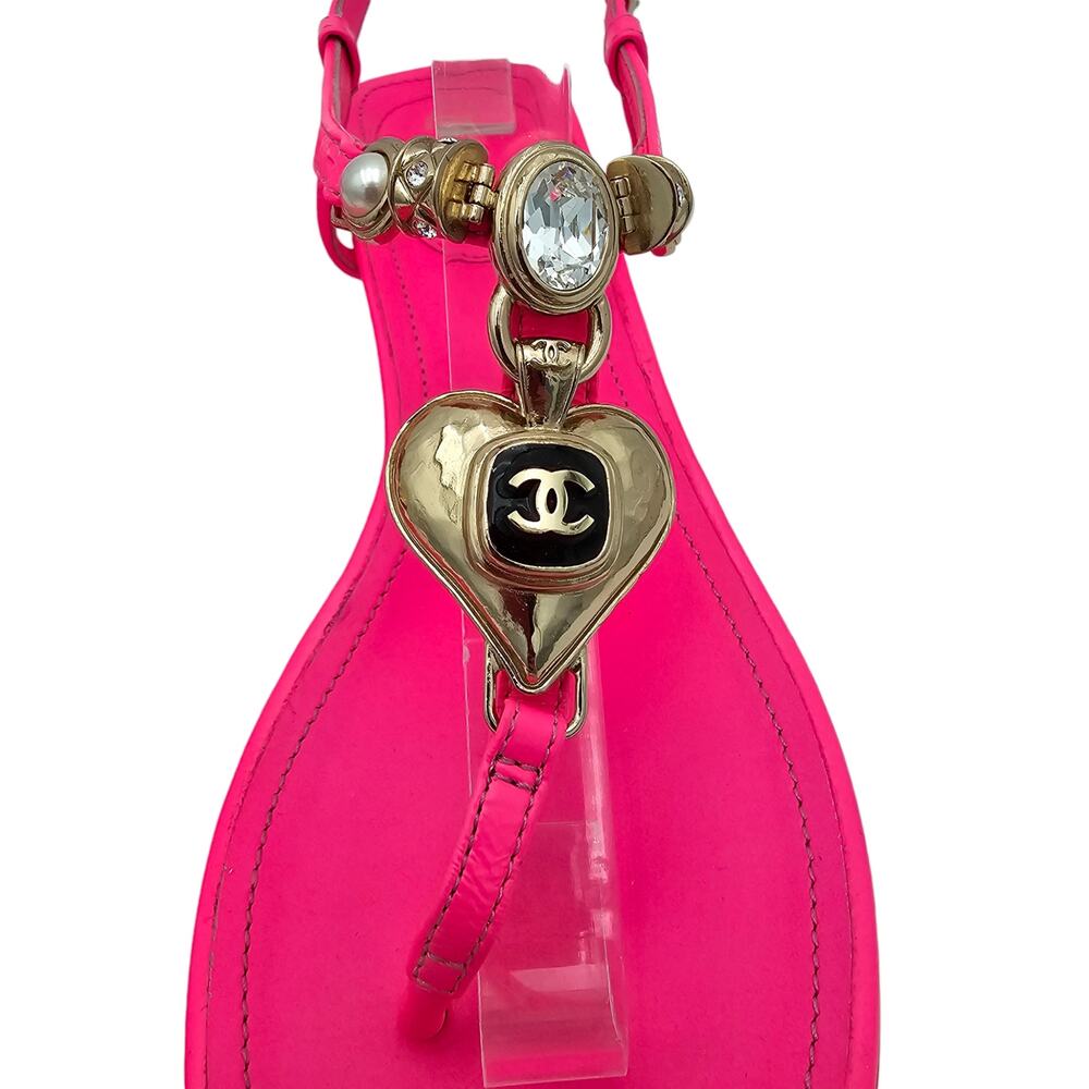 Chanel CC Heart Thong Flat Sandal Neon Hot Pink Leather Gold Size 38 US 7 7.5 - Picture 6 of 12